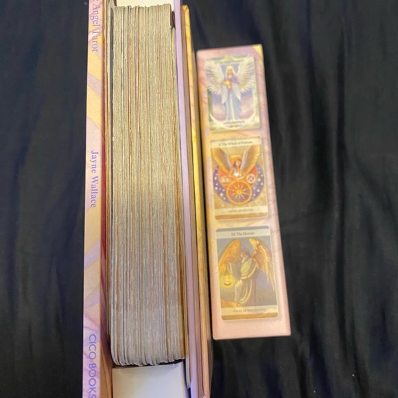 Ángel Tarot Card Deck and Guidance Book - Picture 2 of 2